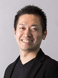 講師